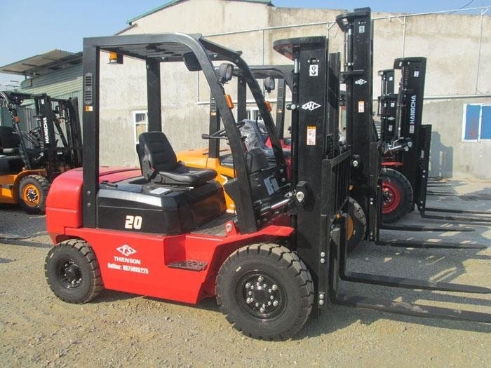 Xe nâng dầu 2 tấn 2